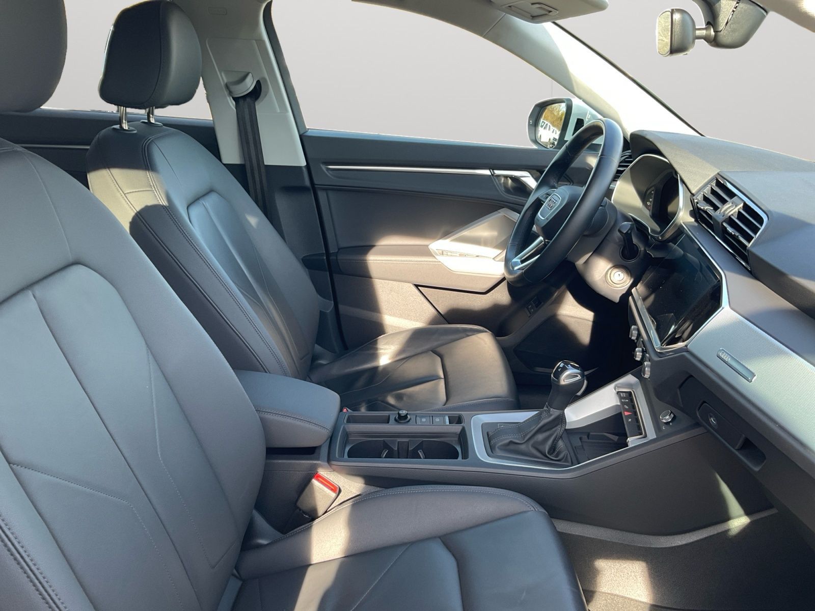 Audi Q3 Sportback 45 TFSI e S-tronic Rückkam Multilen foto 16