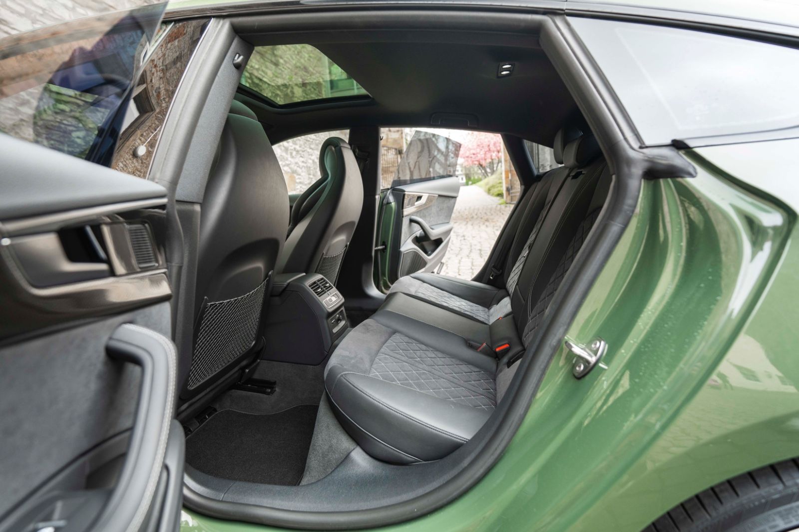 Fahrzeugabbildung Audi S5 TFSI SPORTBACK CARBON CARPLAY B&O MASSAGE 360