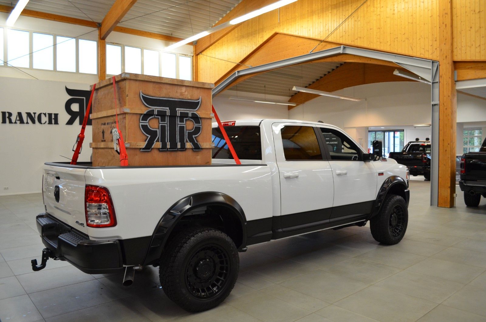 Fahrzeugabbildung Dodge RAM 2500 BLACK LINE CREW CAB 4X4 *Neuwagen*