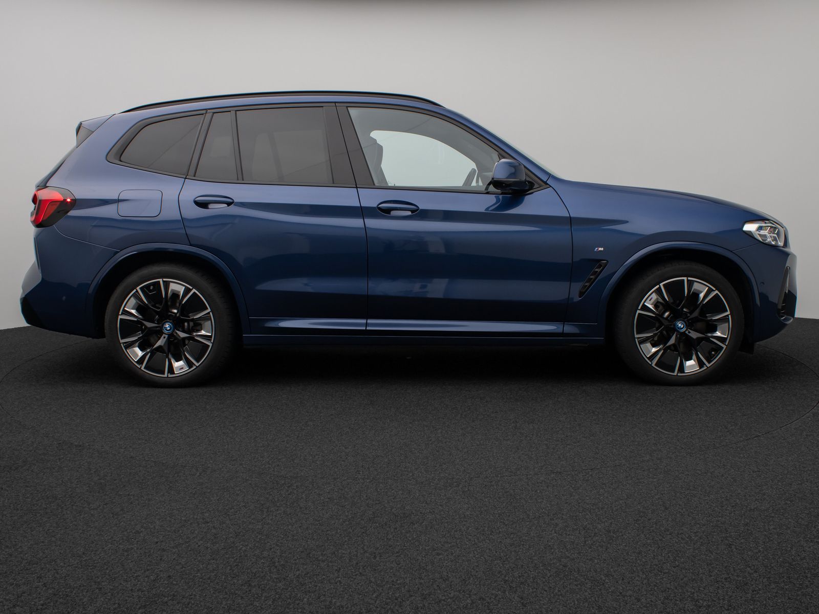 Fahrzeugabbildung BMW iX3 Impressive M Sport Pano 360°HUD DAB H/K 20"
