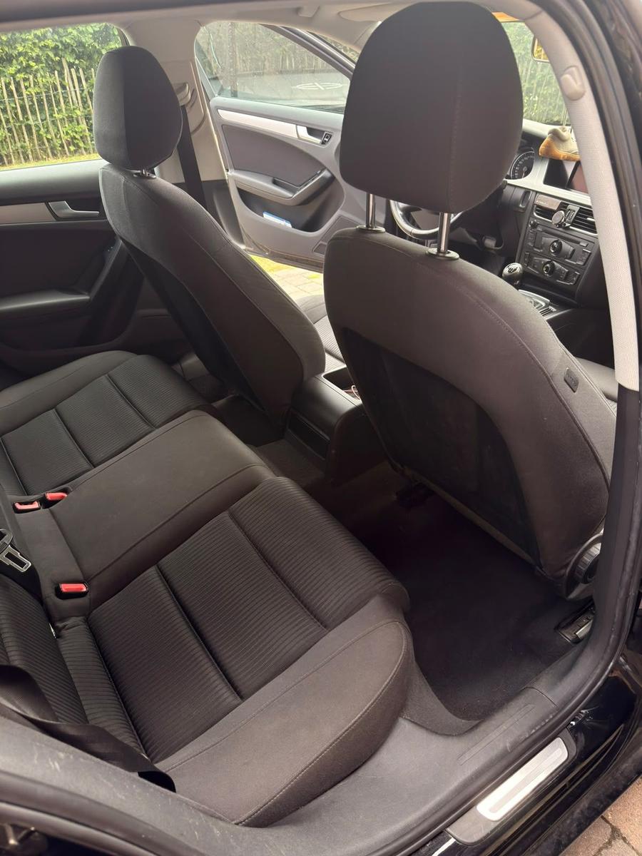 Audi A4 2010 — photo 15