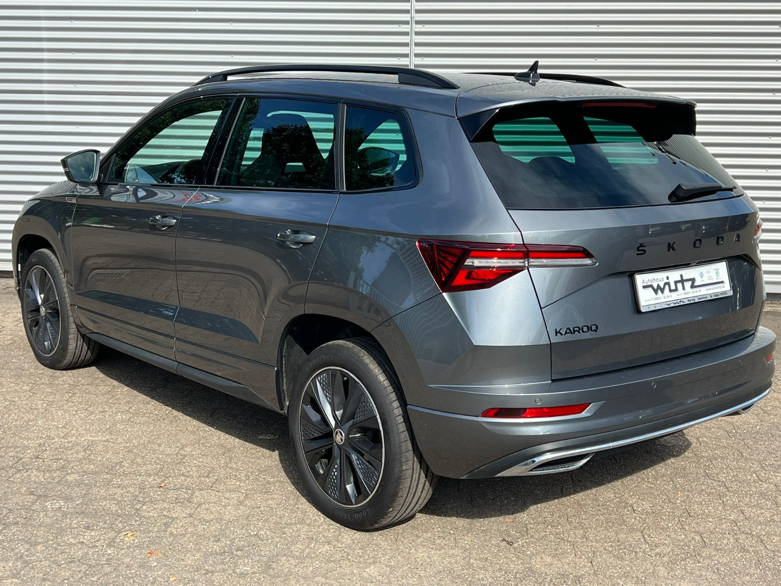 Fahrzeugabbildung SKODA Karoq Sportline 1.5 TSI Navi LED ACC