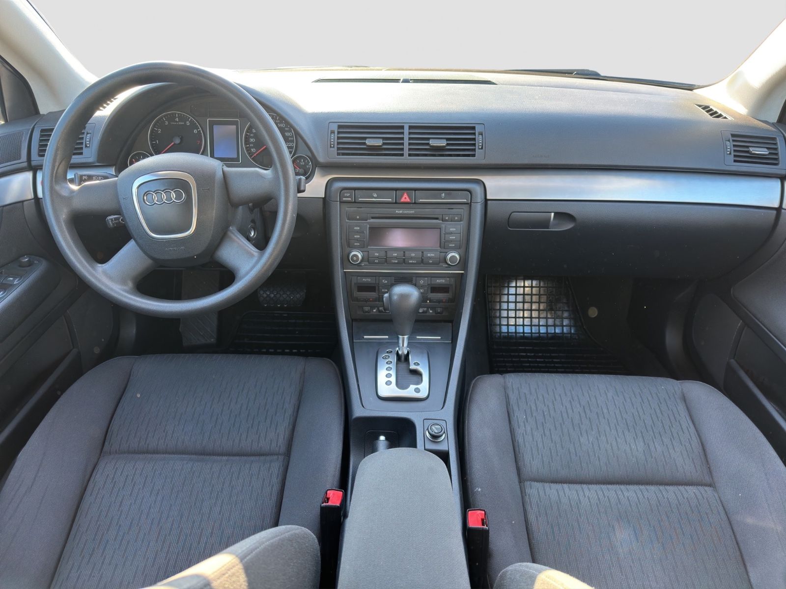 Fahrzeugabbildung Audi A4 Avant 1.8 T/Anhängerk./SHZ/Klima/Tempomat/