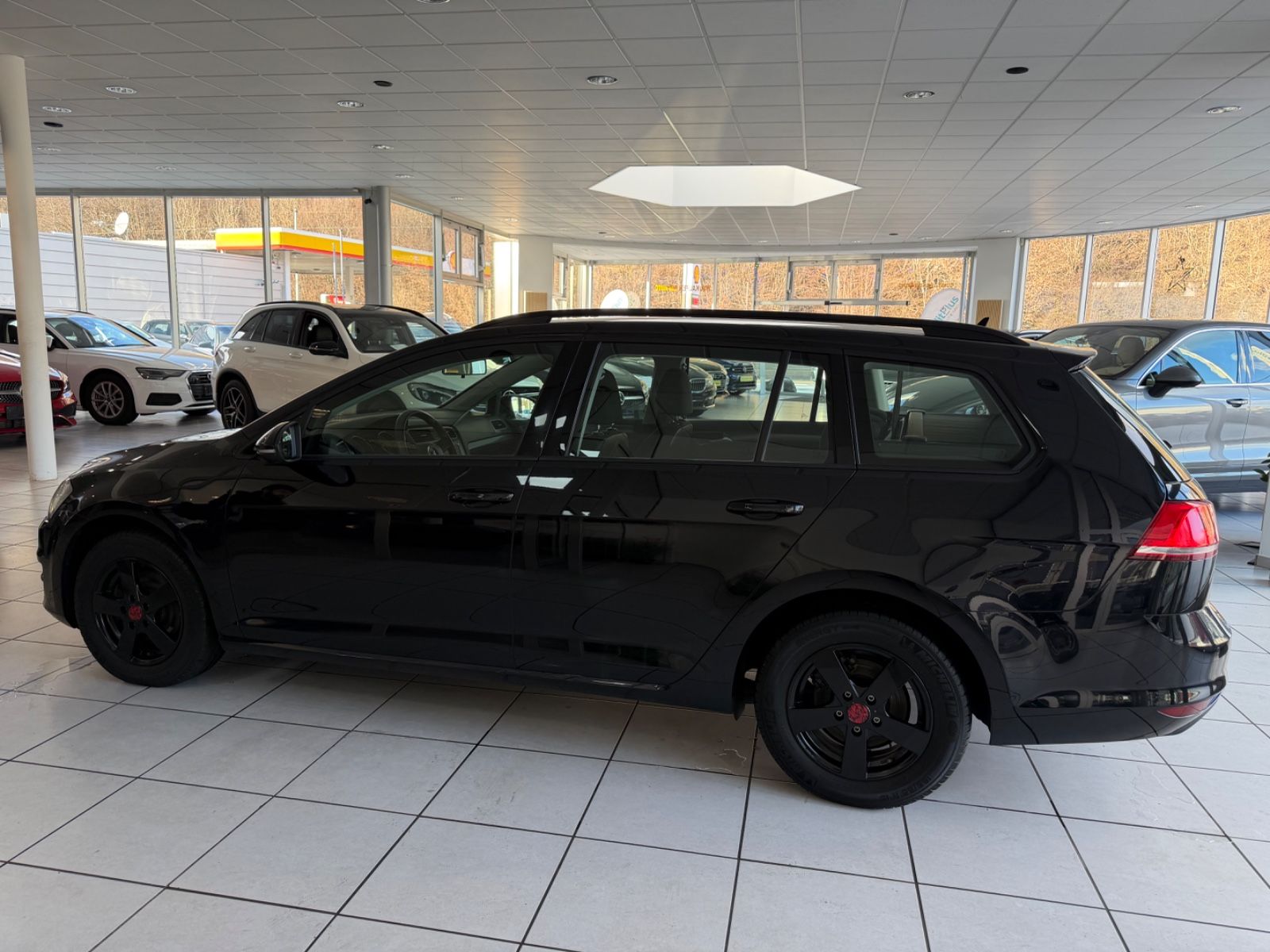 Fahrzeugabbildung Volkswagen Golf VII Variant Trendline BMT