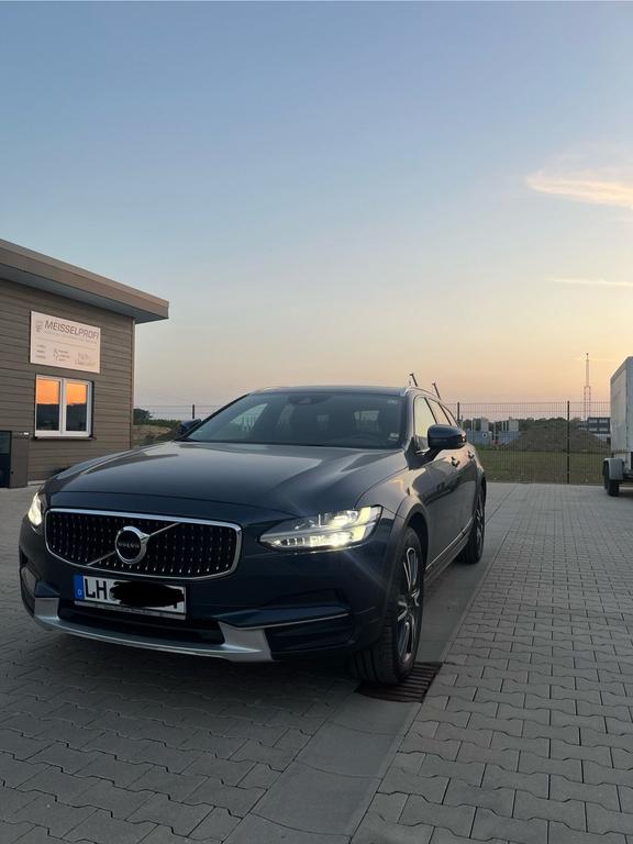 Volvo V90 Cross Country