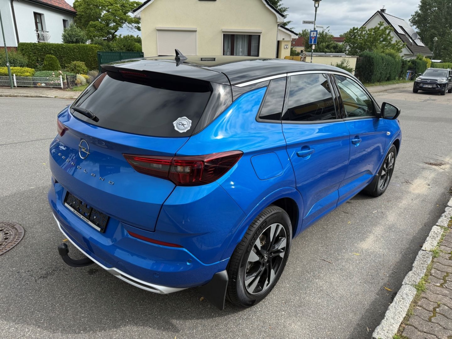 Fahrzeugabbildung Opel Grandland 1.2 Elegance SHZ+LHZ+Kamera+AHK