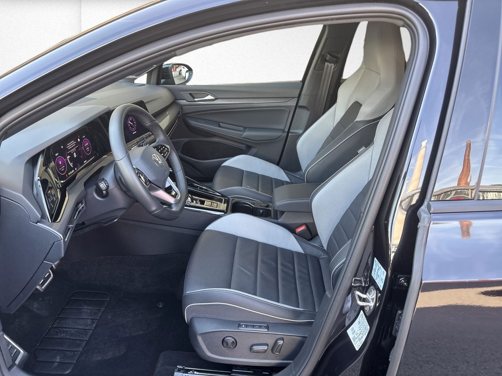 Volkswagen Golf GTD 2.0 TDI DSG AHK HUD Matrix Pano SHZ Rüc foto 8