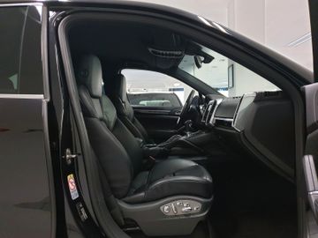 Porsche Cayenne - 10