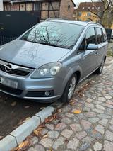 Opel Schöner Opel zafira - Opel Zafira aus 2006 mit Diesel-Antrieb