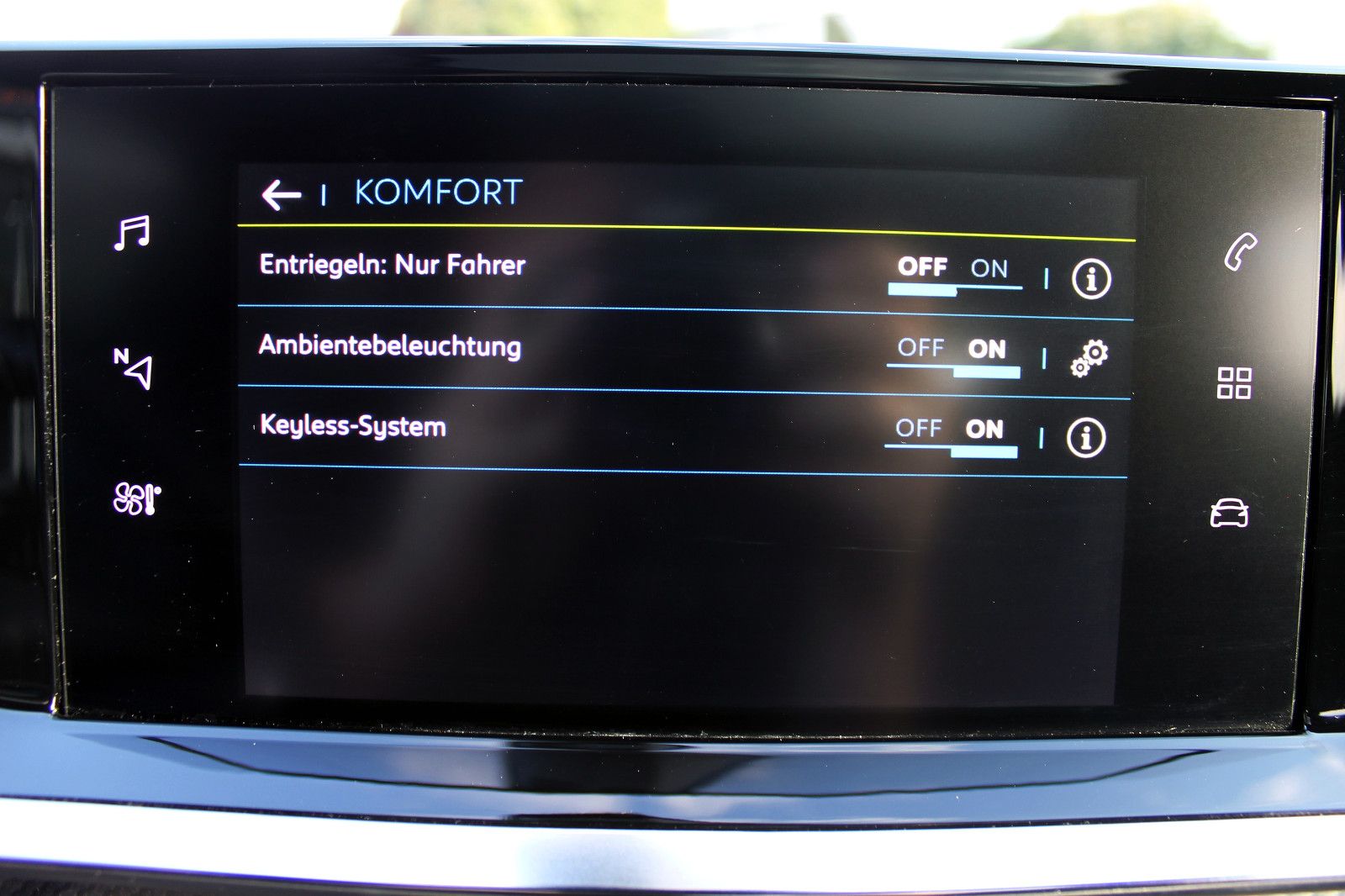 Fahrzeugabbildung Peugeot 2008 e-GT 11kW OnBoard LED ACC KAM SHZ BT NAV