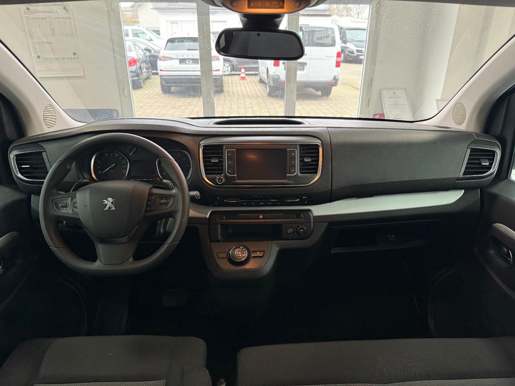 Peugeot Traveller