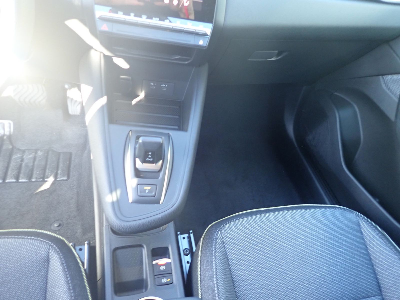 Fahrzeugabbildung Renault Captur Techno Full Hybrid E-Tech 160