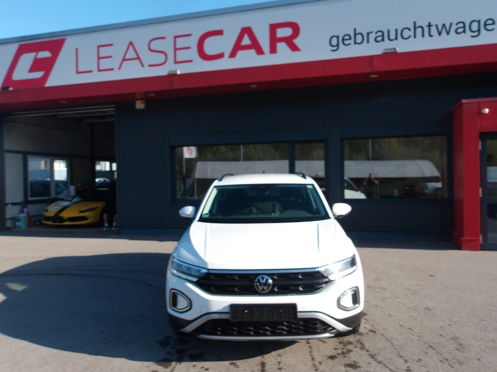 Volkswagen T-Roc Life TDI DSG EXP € 15990.-- imagem 3