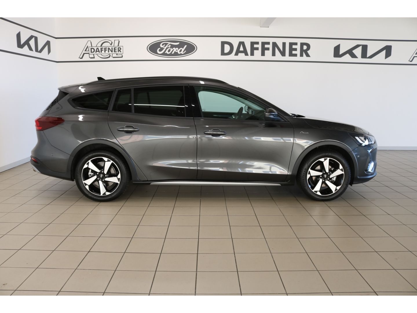 Fahrzeugabbildung Ford Focus Turnier Active X 1.0 EcoBoost Mild-Hybrid