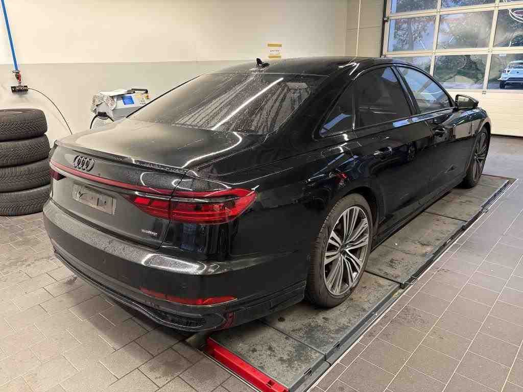 Audi A8 - Bild 2