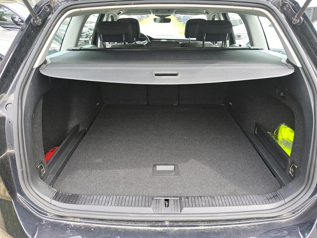 Volkswagen Passat 2.0 TDI DSG Business 4Motion el., миниатюра 7