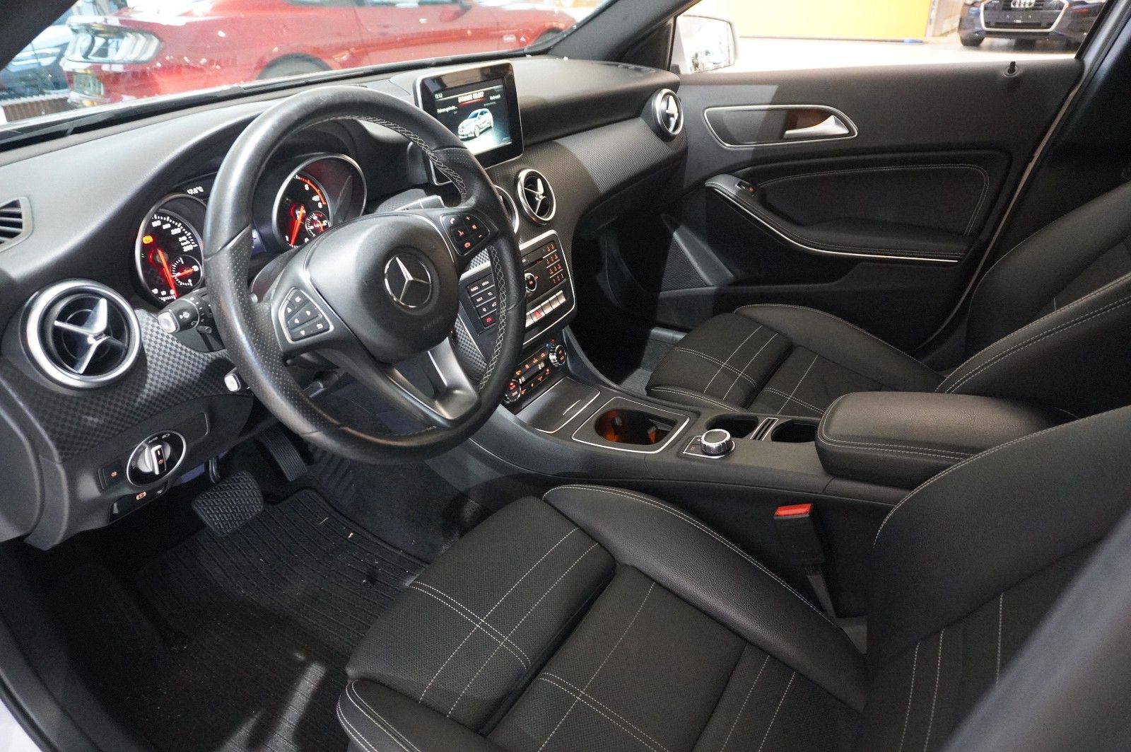 Fahrzeugabbildung Mercedes-Benz A 220 CDI BLUEFFI. NAVI/LED/KAMERA/SHZ/SPORT/AHK