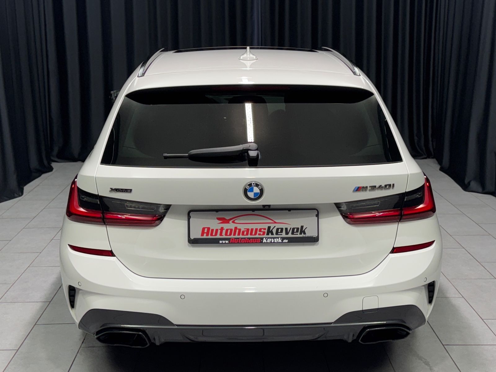 Fahrzeugabbildung BMW M340i xDrive Touring|LASER|NAVI|PANORAMA|ACC|AHK