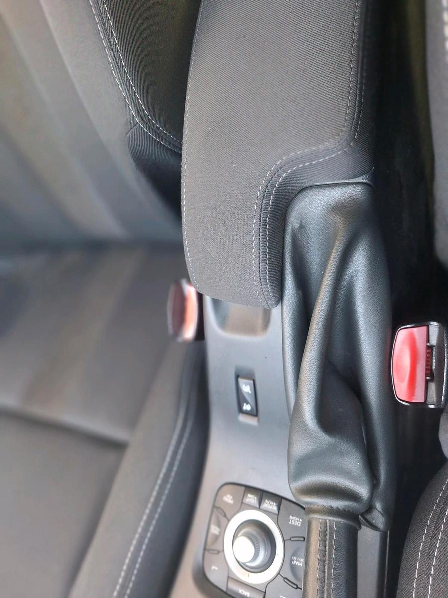 Renault Megane 2011 — photo 10