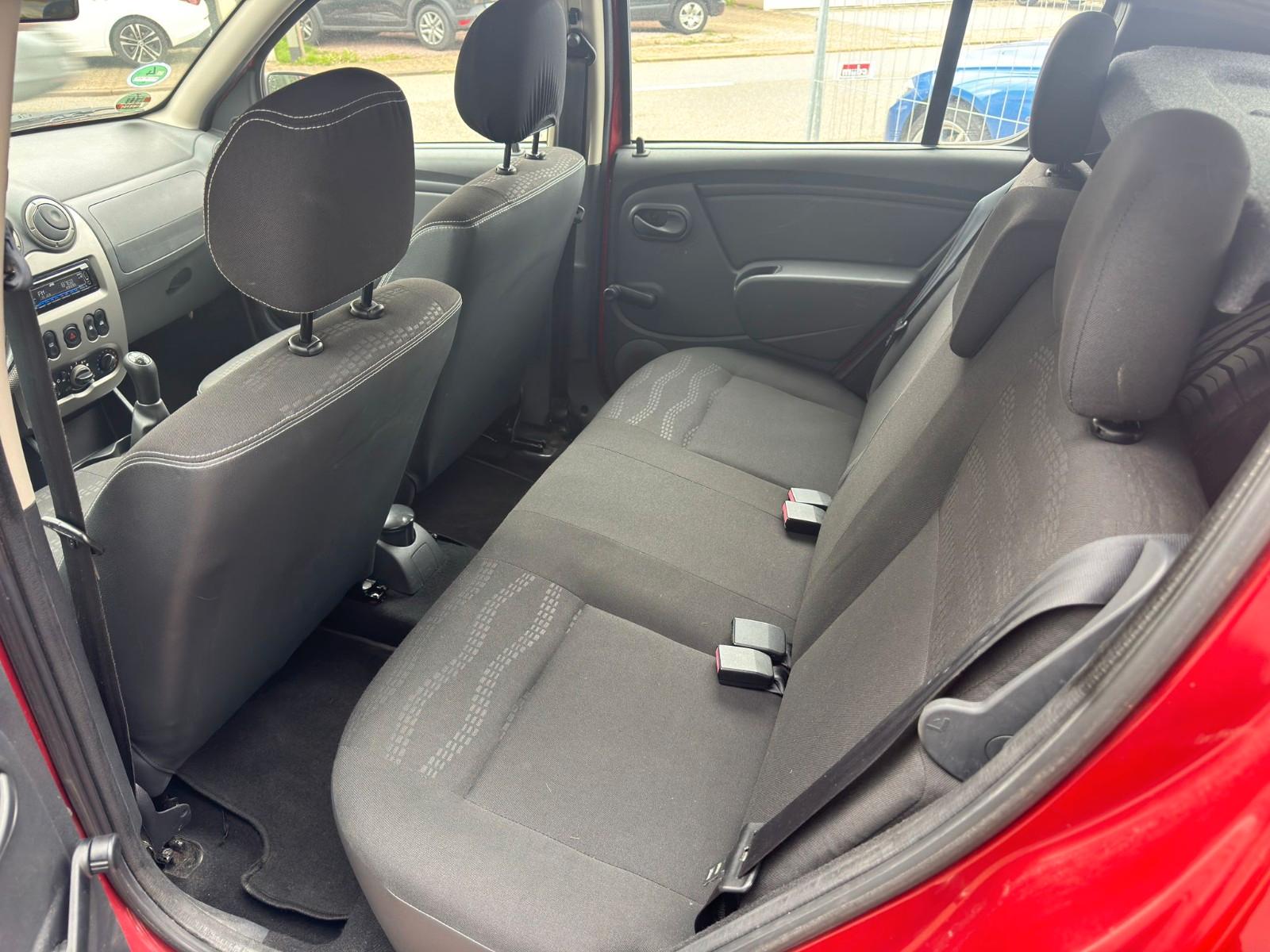 Dacia Sandero 2012 — photo 7