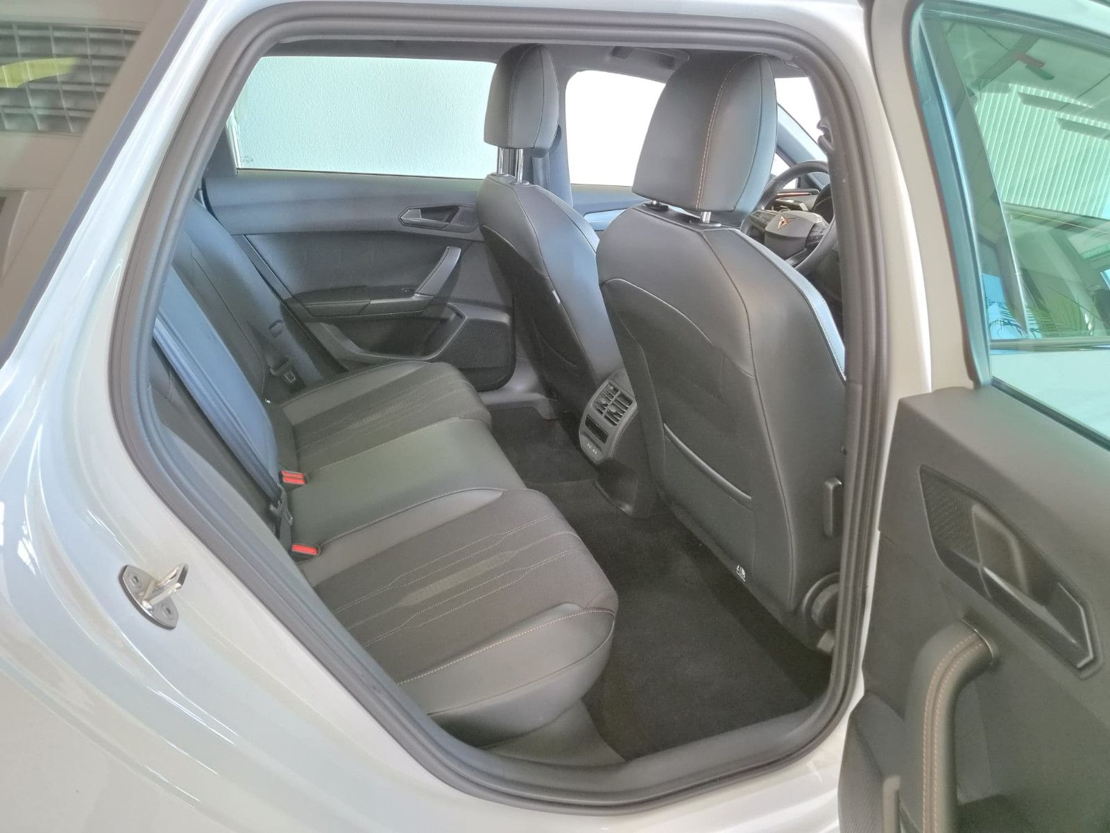 Fahrzeugabbildung CUPRA Leon Sportstourer / NAVI / KAMERA / T-LEDER