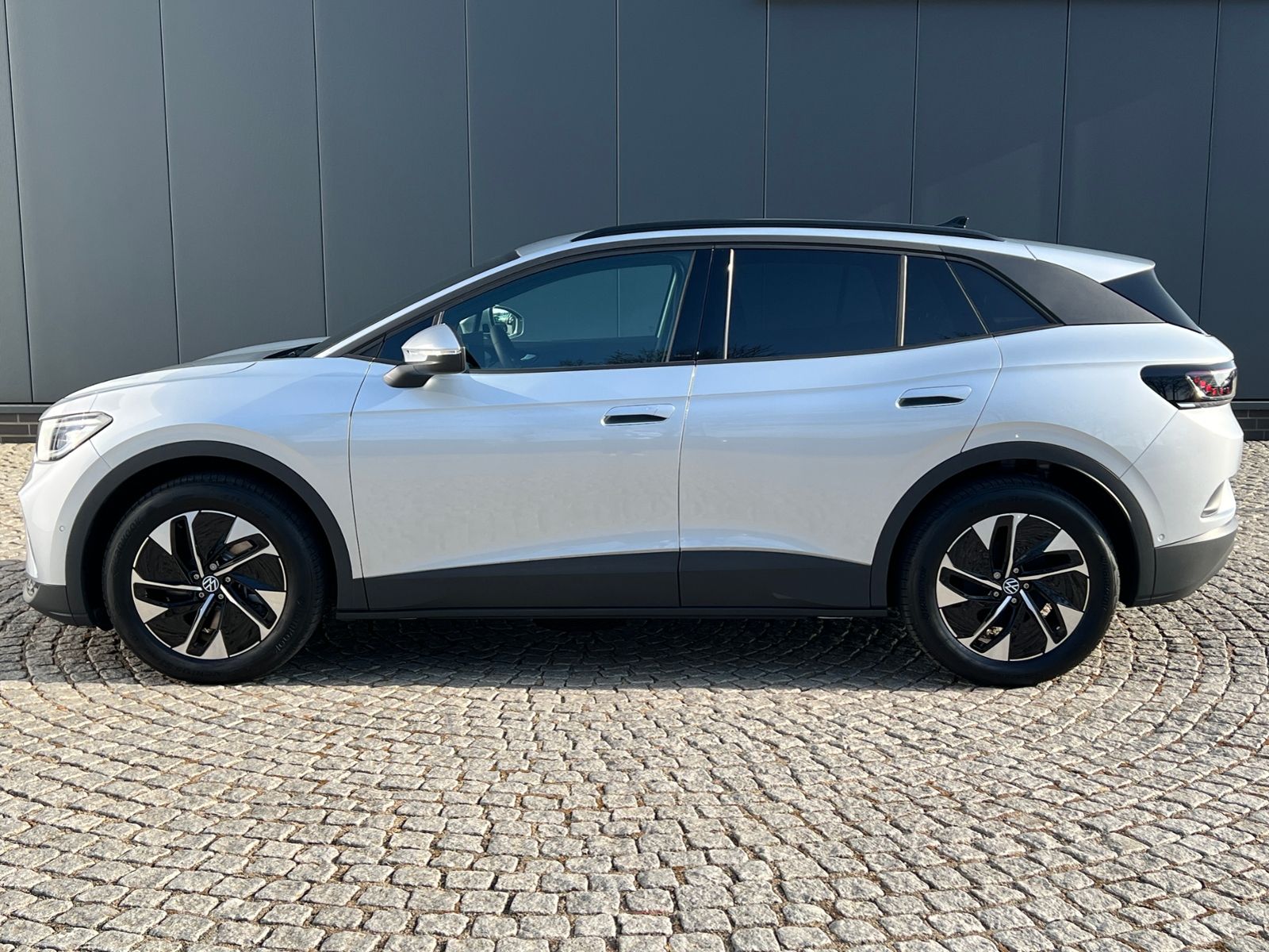 Fahrzeugabbildung Volkswagen ID.4 Pro 210 kW *Infotainment-Paket, Design-Pake