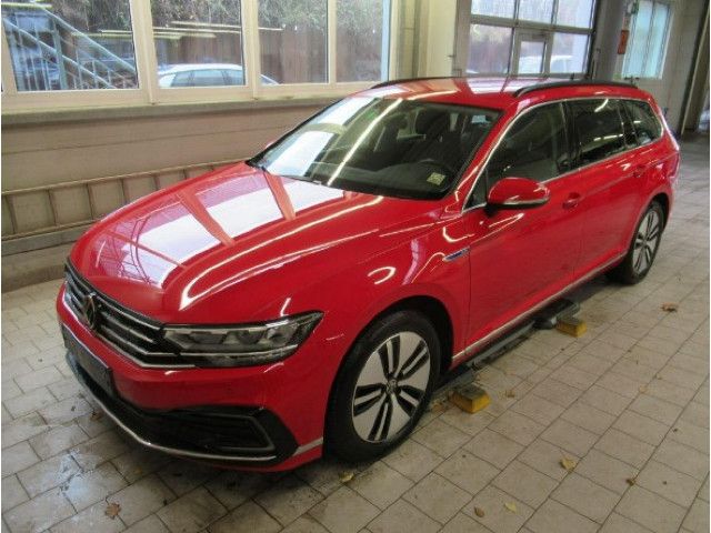 Volkswagen Passat Variant GTE DSG *ACC*NAV*LED*R-CAM*PDC*