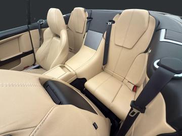 2010 Aston Martin DB9 — миниатюра 11