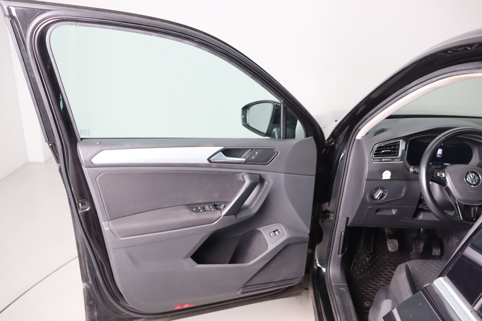 Fahrzeugabbildung Volkswagen Tiguan 4Motion 1. Hand  *Sitzhzg. * LED