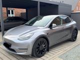 Tesla Model Y Performance | Keramikversiegelung - silberne Tesla Model Y