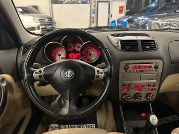 Alfa Romeo 147 1.6 16V T.Spark ECO *Klima*TÜV*CD-Player*