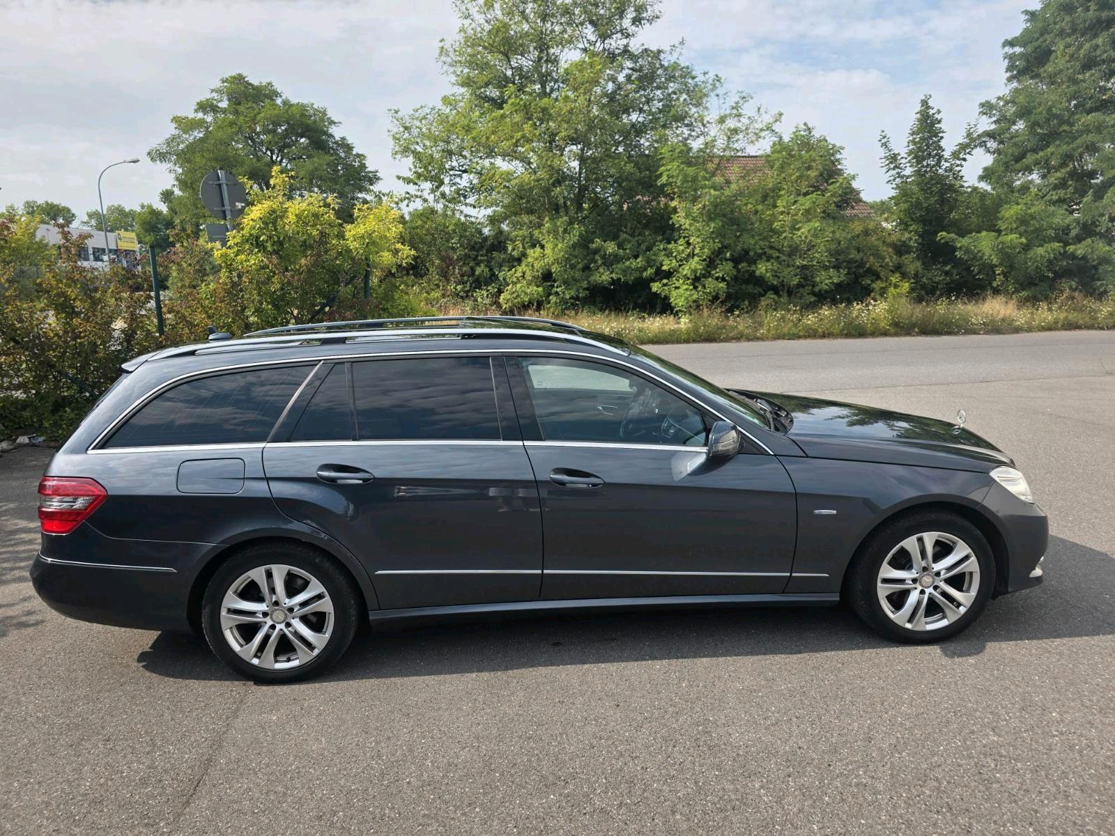 Mercedes-Benz E300 2011 — photo 6