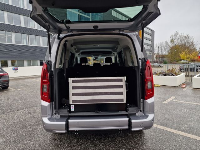 Fahrzeugabbildung Fiat Doblò Kombi L2 L2 Länge2 Autom. Rollstuhlgerecht