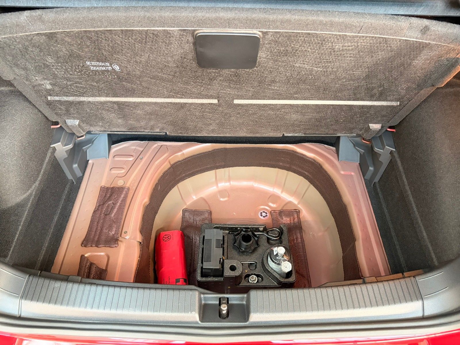 Fahrzeugabbildung Volkswagen T-Cross Goal 1.0 TSI +Navi+ACC+LED+Travel-Assist