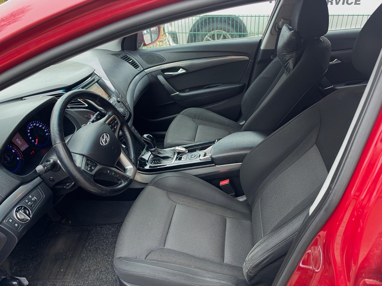 Hyundai i40 2013 — photo 11