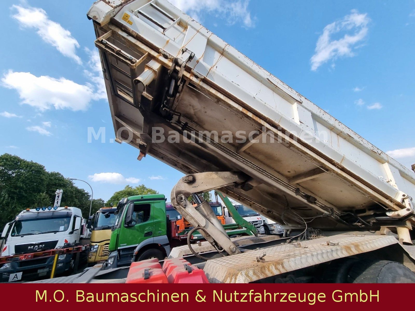 Fahrzeugabbildung Mercedes-Benz Actros 2632  / 3-Seitenkipper / AC / 6x4 /EPS /