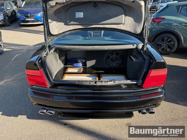 Fahrzeugabbildung BMW 850 CSi V12 M-Paket 6-Gang-Schalter Schiebedach