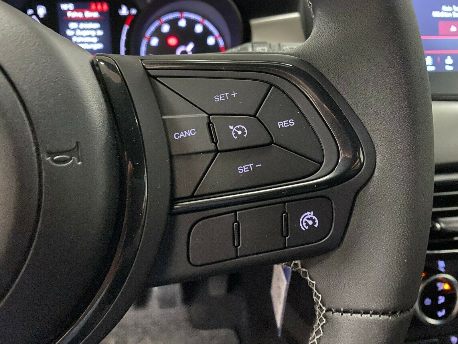 Fahrzeugabbildung Fiat 500X 1.0 Turbo SPORT+NAVIGATION+18"ALU+LED+KAMER