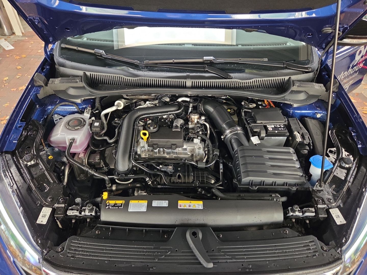 Fahrzeugabbildung Volkswagen Taigo Energy Energy 1.0 TSI AHK-abnehmbar Navi D