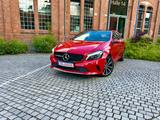 Mercedes-Benz A 180 BlueEfficien.LED,Pano.,PDC,R18,Navi,Keyles - : Rot, Teilleder, Panorama-Dach