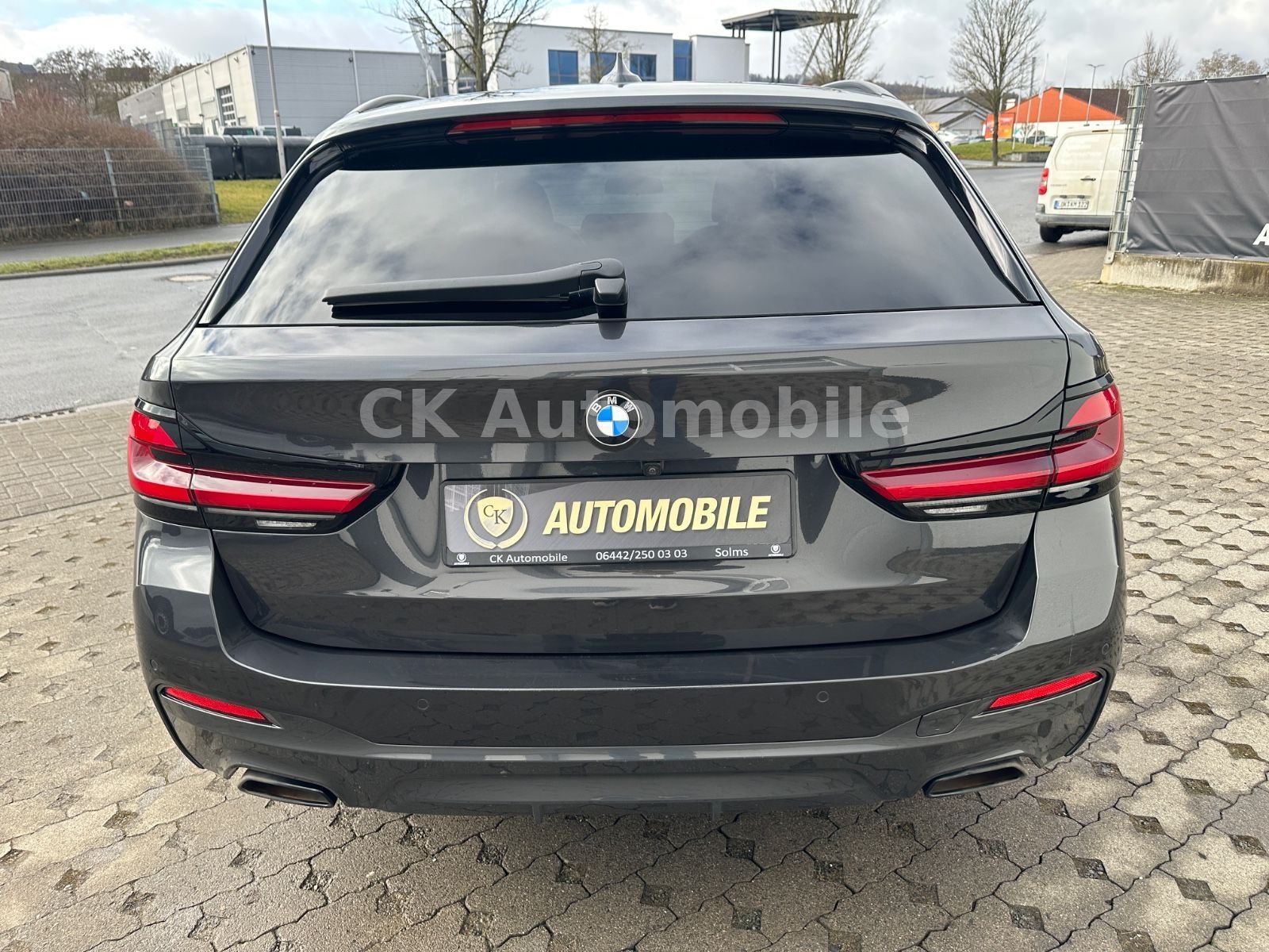 Fahrzeugabbildung BMW 520dxDrive Touring M-Sport/Laser/Head-Up/ACC/AHK