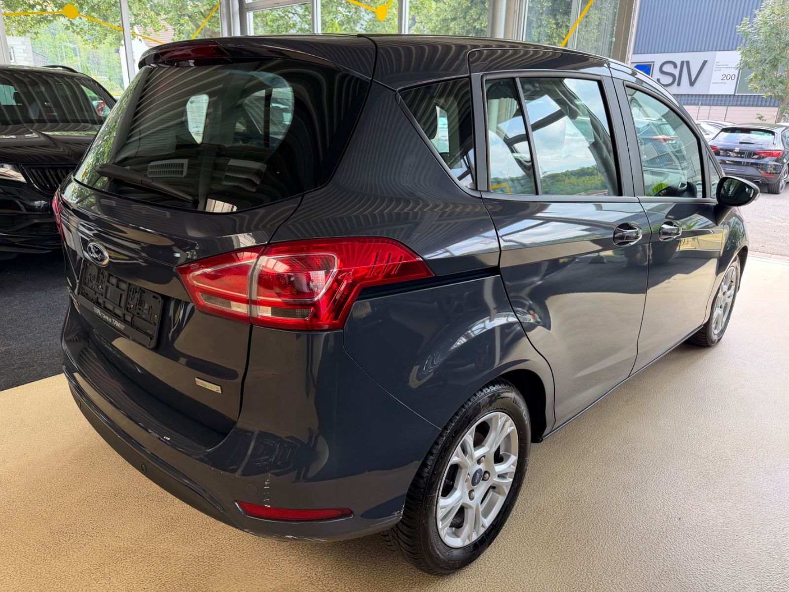 Fahrzeugabbildung Ford B-Max B-MAX Sync Edition