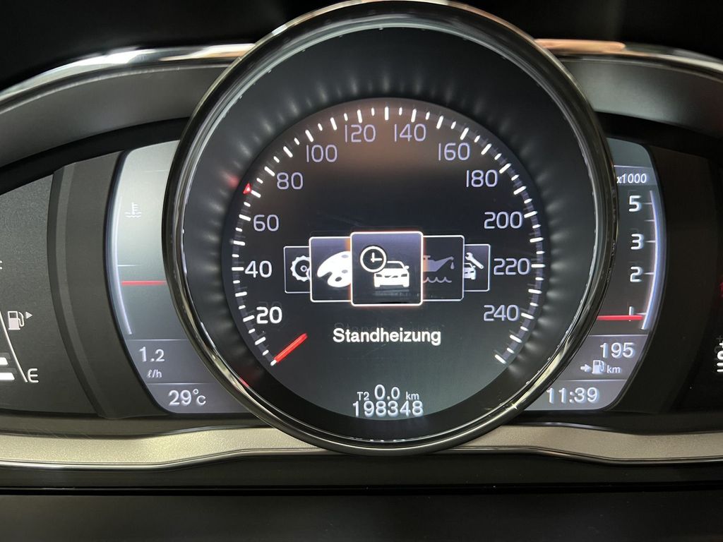 Volvo XC60 D5 Summum AWD *KEIN VERKAUF AN PRIVAT*