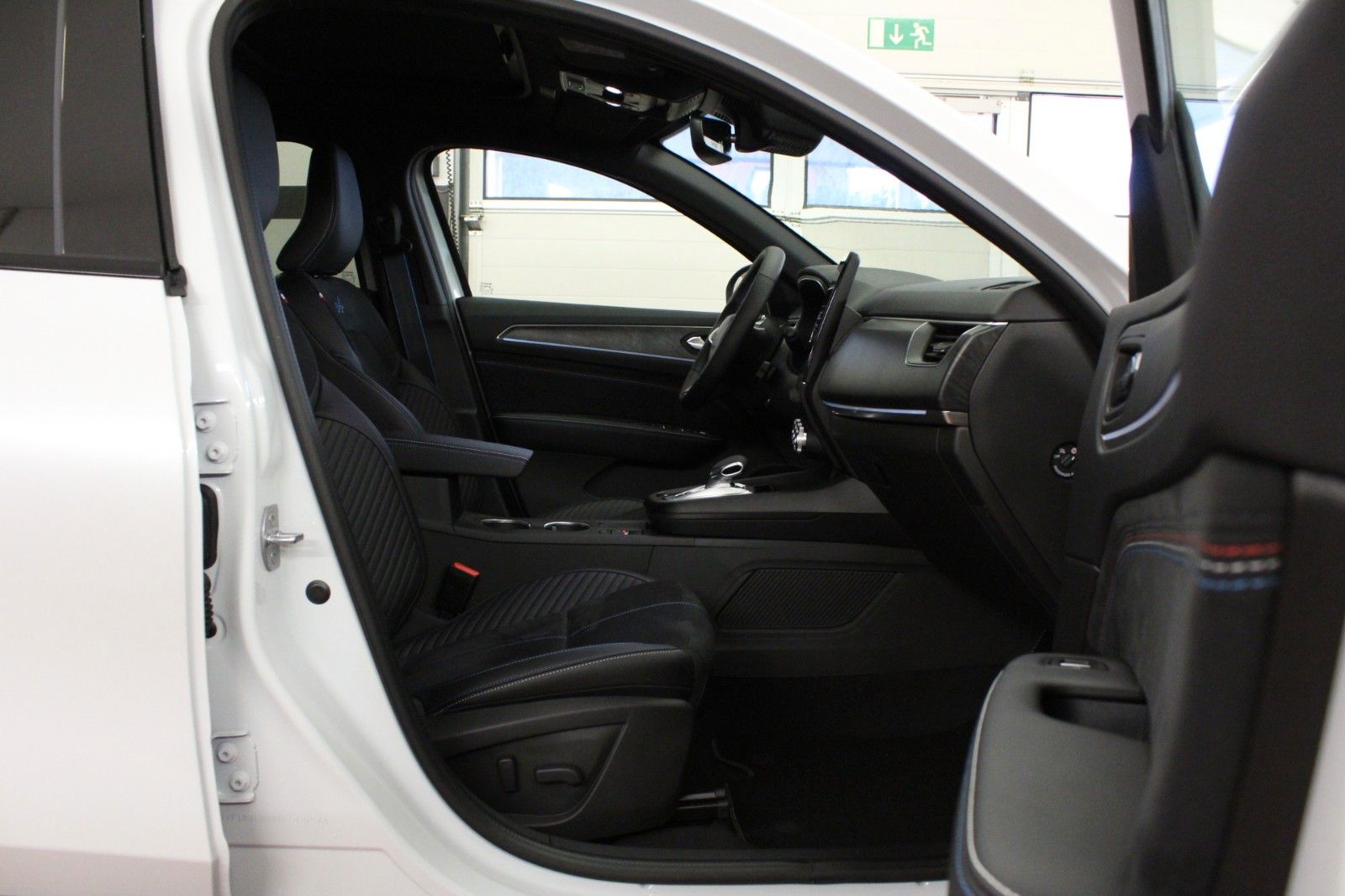 Fahrzeugabbildung Renault Arkana E-TECH Full Hybrid 145 Esprit Alpine