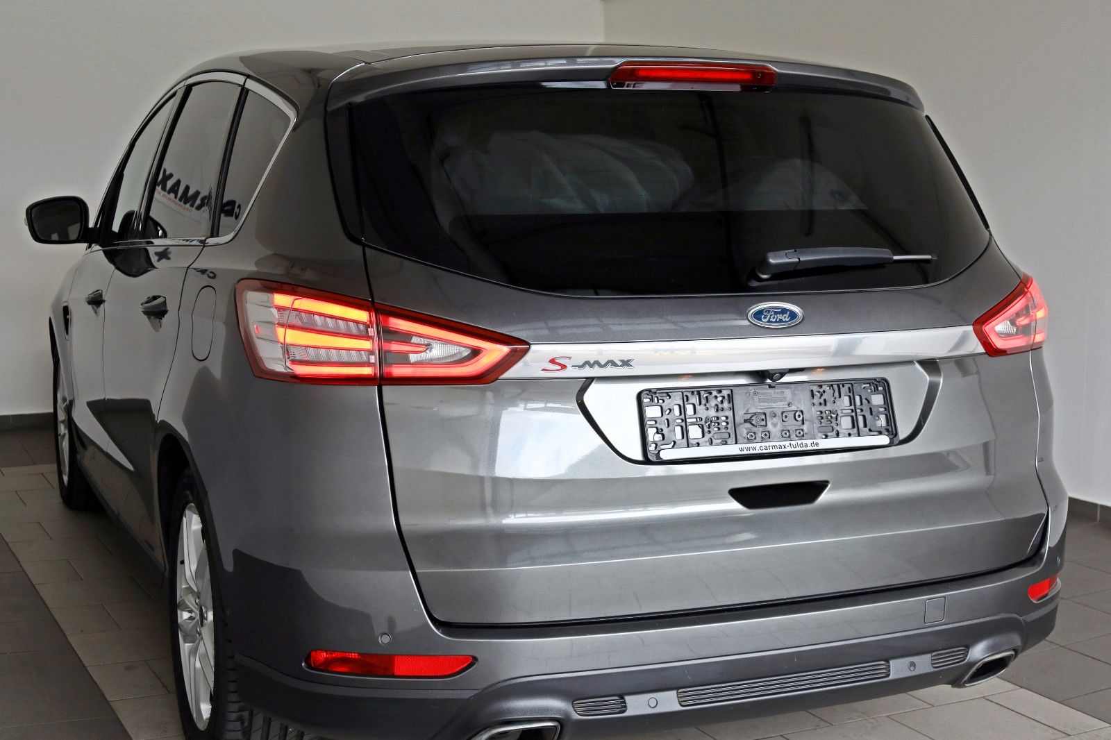 Fahrzeugabbildung Ford S-MAX Titanium 7 Si,Navi,LED,SH,PDC,Kamera,AHK