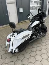 Harley-Davidson Road-Glide CVO - HARLEY-DAVIDSON CVO ROAD GLIDE