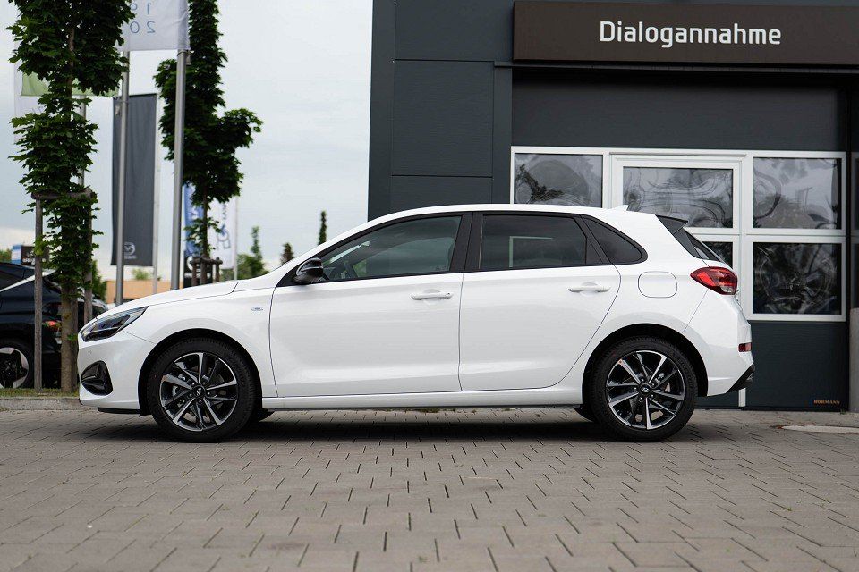 Fahrzeugabbildung Hyundai i30 1.5T 160PS 48V Advantage