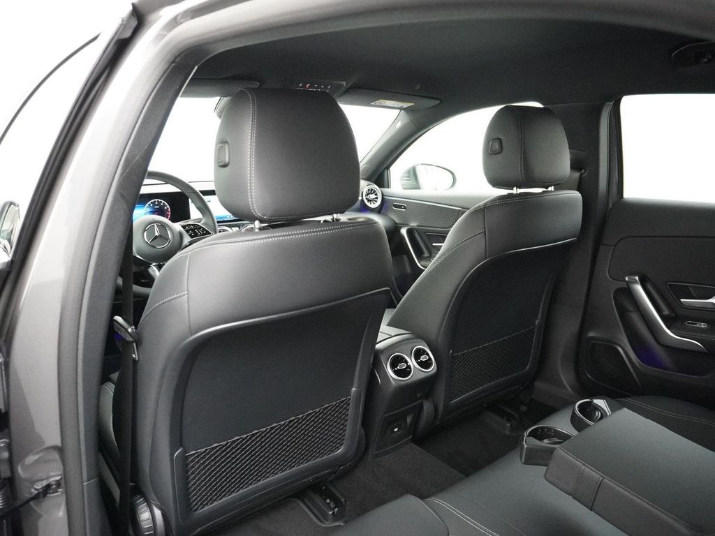 Mercedes-Benz A 180 Star Edition Luxury Line | Tempomat | Acht