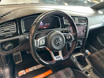 Volkswagen Golf GTI *SPORT-FAHRWERK*NAVI*ACC*PERFORMANCE*
