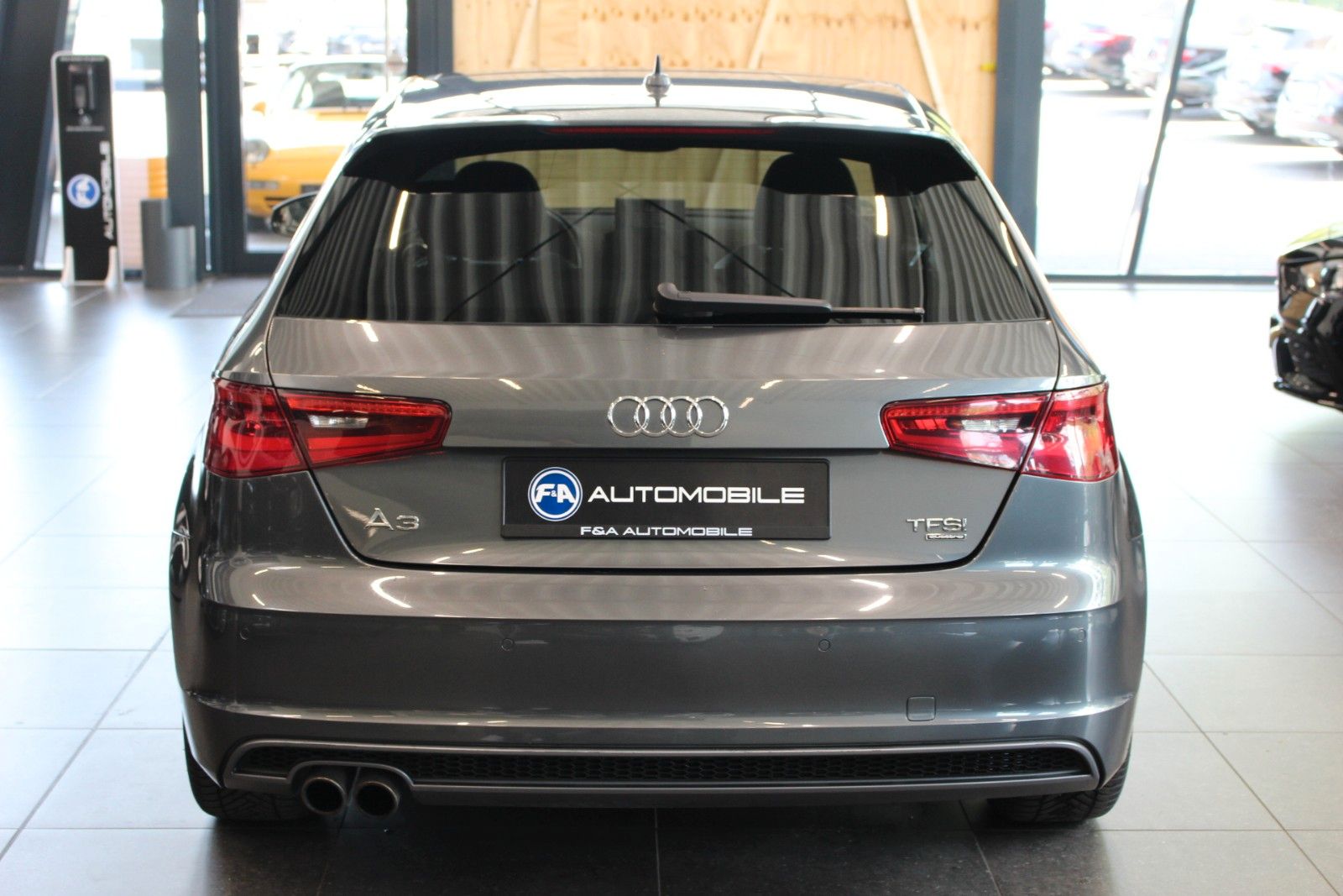 Fahrzeugabbildung Audi A3 1.8 TFSI S Line Sportpaket Quattro 18"Rotor